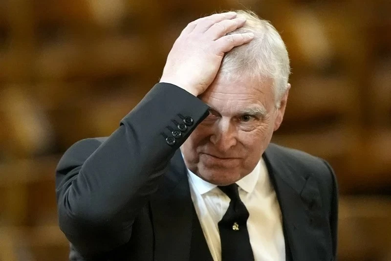 فضيحة جديدة.. اتهامات لـ«أندرو» بتسهيل دخول طائرة إبستين لقواعد عسكرية بريطانية محصنة