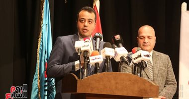 فى احتفالية كبرى بنقابة الصحفيين لتسليم تأشيرات الحج.. محمد السيد الشاذلي يعلن استراتيجية لتعظيم موارد النقابة وينجح في توفير 9 عمرات مجانية.. ونقيب الأشراف: مصر تنعم بالأمن والأمان تحت قيادة الرئيس ا