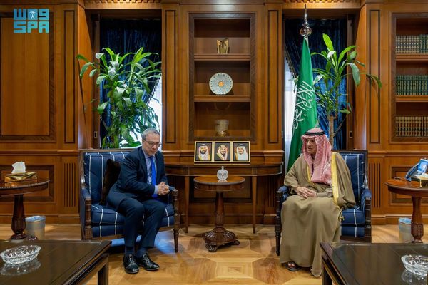 الجبير يستقبل المدير العام السياسي في وزارة الخارجية والكومنولث والتنمية بالمملكة المتحدة