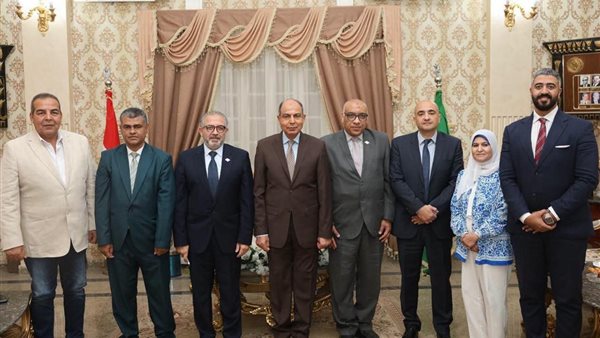 محافظ المنيا: التسجيل بمنظومة التأمين الصحي الشامل أولوية لضمان وصول الخدمات للمواطنين