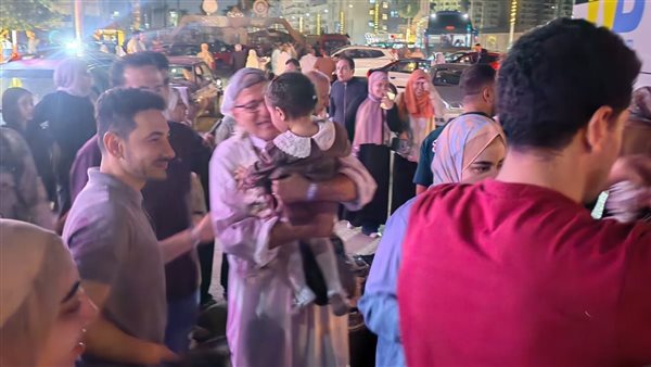 بالورود والأحضان، الدقهلية تستقبل أول أفواج حج الجمعيات الأهلية (صور)