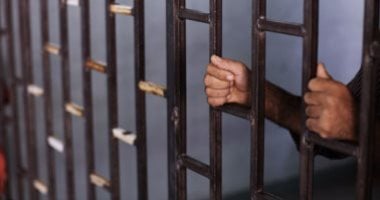 حبس 3 متهمين بالاتجار في المواد المخدرة بأكتوبر 4 أيام على ذمة التحقيقات