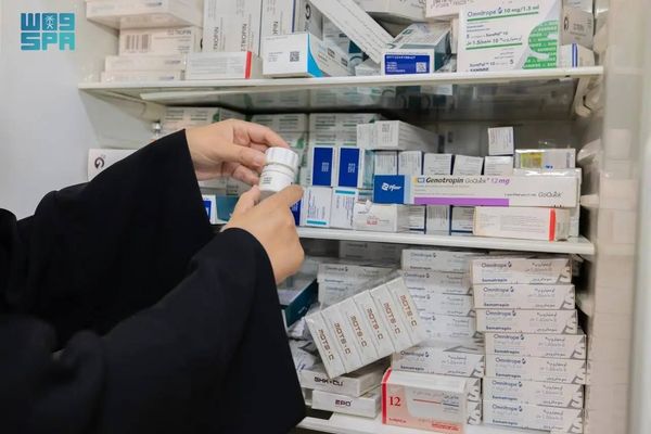 "الصحة" تحذر من تعاطي الأدوية غير المسجلة