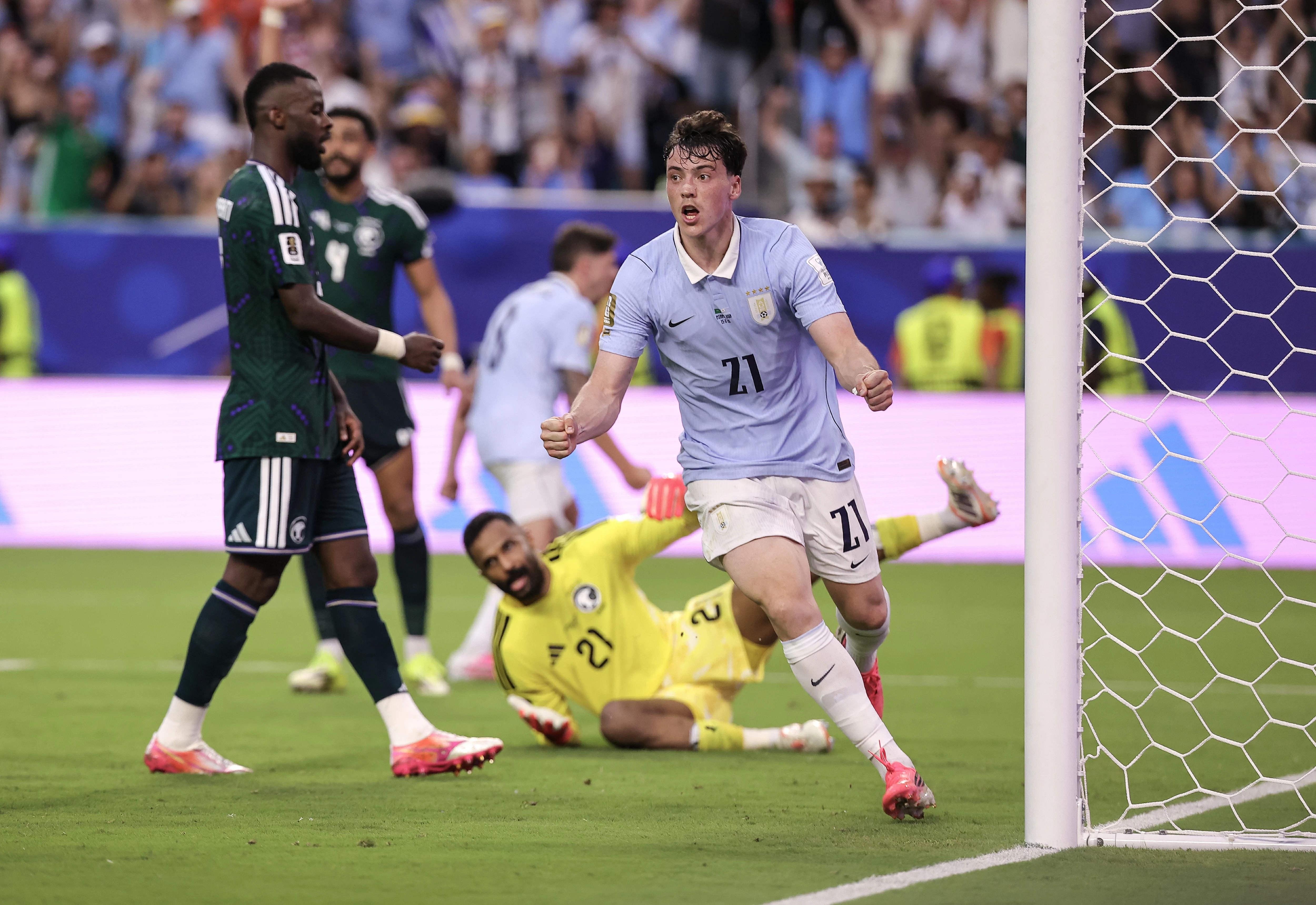 فاز بكأس العالم مرتين.. ما هو سر النجوم الأربع على قمصان الأوروغواي ؟