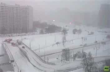 إلغاء وتأخير عشرات الرحلات الجوية في موسكو.. بسبب عاصفة ثلجية كثيفة