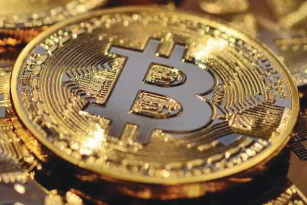 هبوط البيتكوين يمحو 40 مليار دولار من القيمة السوقية