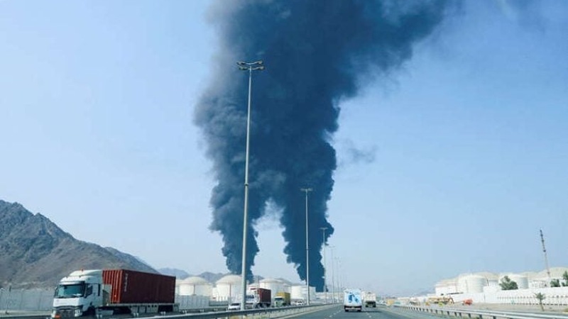 الامارات: حريق بمنشأة نفطية في الفجيرة إثر استهداف بمسيّرات