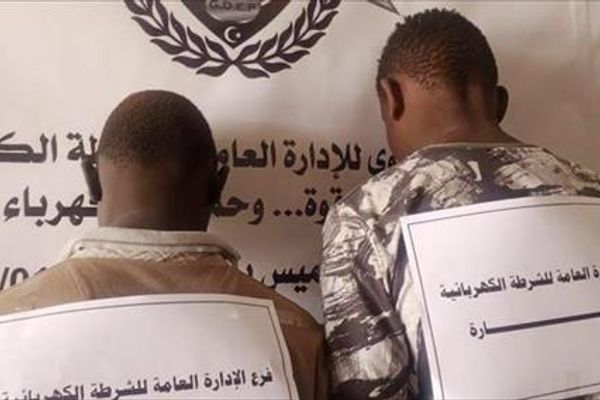 ضبط وافدين خلال محاولتهما سرقة محطة كهرباء غرب طرابلس