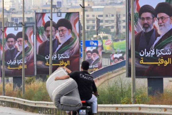 من نظام الشاه إلى نظام ولاية الفقيه..هل عاد الإبن الضال إلى حضن أمّه؟