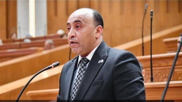 حسام الخشت يطالب الحكومة بسرعة استكمال المرافق والبنية الأساسية بأراضي الحزام الأخضر وإنهاء معاناة المواطنين
