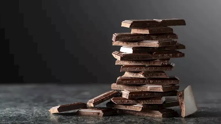 تأثير الشوكولاتة الداكنة على الصحة.. هذا ما سيحدث لجسمك