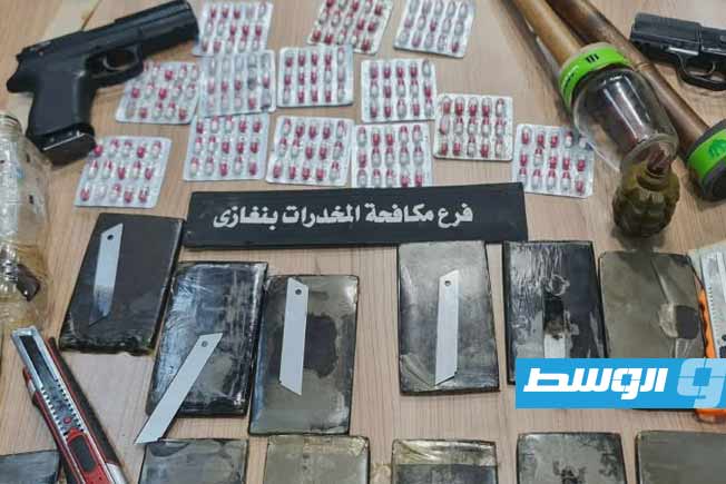 تفكيك عصابة تمتهن الاتجار في المخدرات ببنغازي