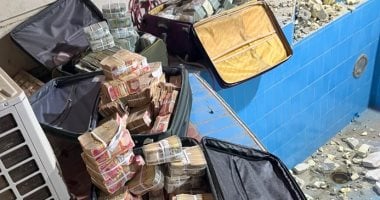 العراق يضبط 11 مليون دولار و4 مليارات دينار مع مسئول في وزارة النفط