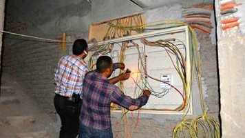 سلك واحد ينسف رصيد عداد الكهرباء