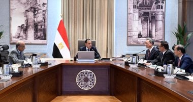 رئيس الوزراء يلتقي رئيس شركة الصين لهندسة الطاقة لبحث التعاون المشترك