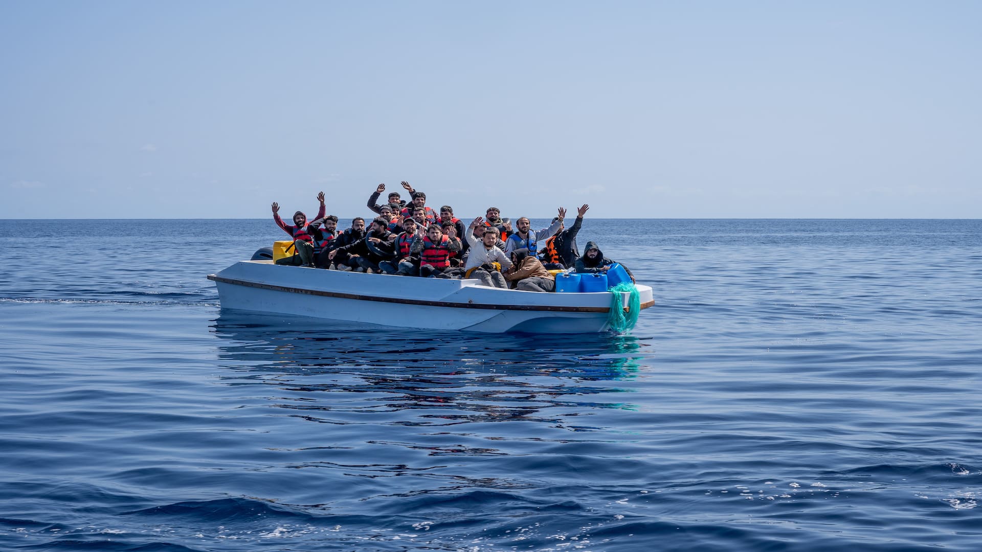 غموض يحيط بمصير 26 مهاجرا جزائريا في البحر المتوسط