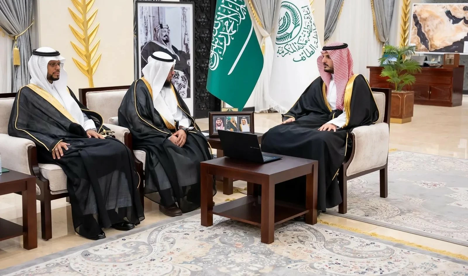 مُحافظ الطائف يستقبل رئيس جمعية الزواج والتنمية الأسرية