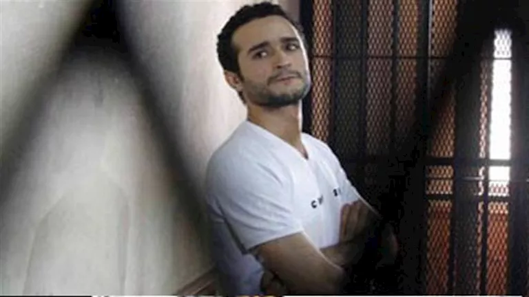 قرار جديد ضد أحمد دومة في اتهامه بنشر أخبار كاذبة