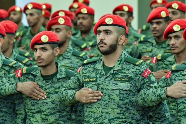 المربع يُصدر قرارات إدارية تقضي بترقية (1842) فردًا من منسوبي ومنسوبات الجوازات