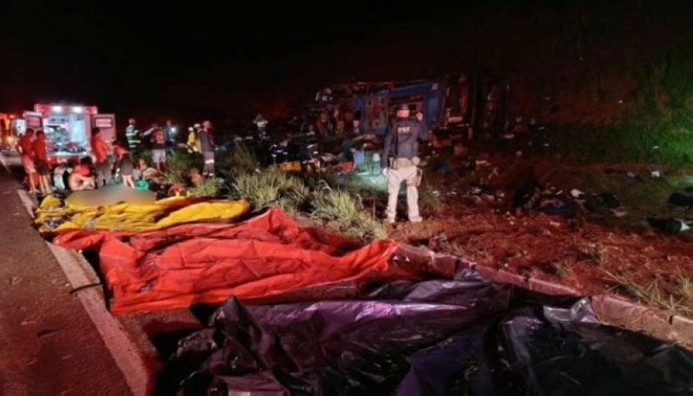 انقلاب مأساوي.. 6 قتلى و46 مصاباً في ساو باولو