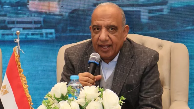 محمود عصمت يكرم فرق رفع الأثقال ويفتتح الدورة الرمضانية لكرة القدم