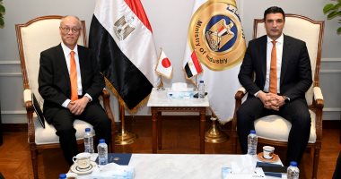 وزير الصناعة يبحث مع سفير اليابان الفرص الاستثمارية المتاحة
