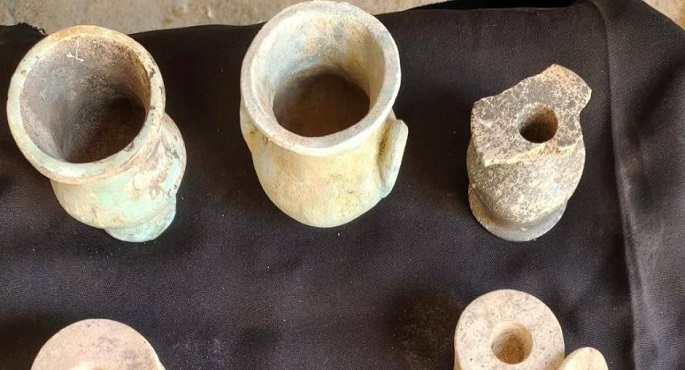 الكشف عن أول أثاث جنائزى شبه متكامل بموقع مقبرة “بانحسى” بعين شمس