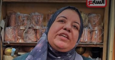 ياسمين بتعمل عظمة من النحاس.. اعتمدت على نفسها وبدأت من 22 سنة (فيديو)