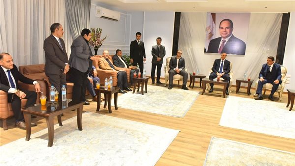 محافظ أسيوط: المواطن في صدارة الأولويات ومتابعة يومية والعمل بروح الفريق