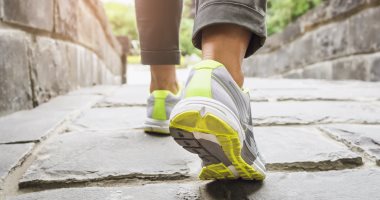 تطبيق عادة سهلة وسريعة بعد تناول الطعام يحسن صحة أمعائك