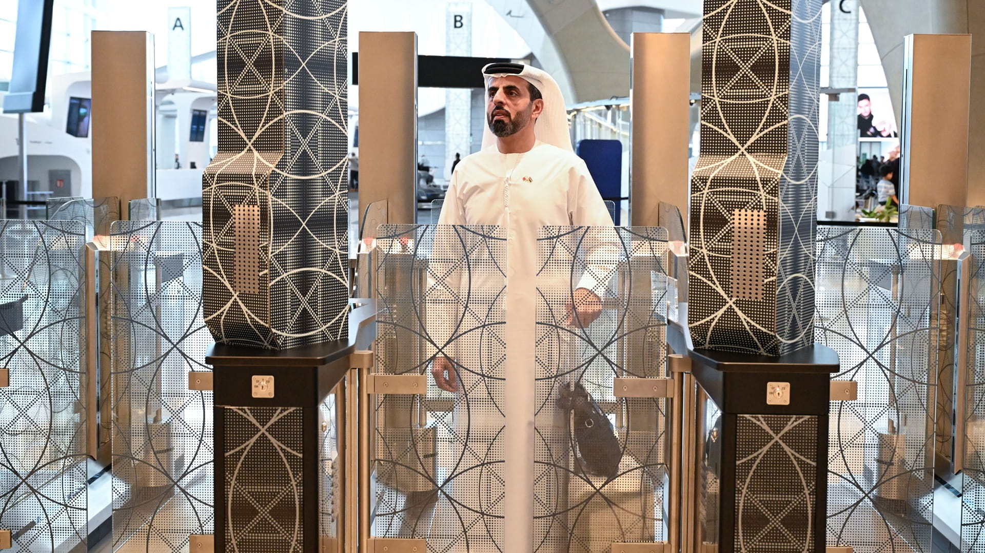 الإمارات والبحرين تطلقان مشروع "النقطة الواحدة للمسافرين جواً"