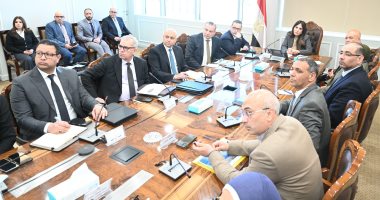 وزيرة الإسكان تتابع تسليم الوحدات بالأبراج الشاطئية وكومباند "مزارين" بالعلمين