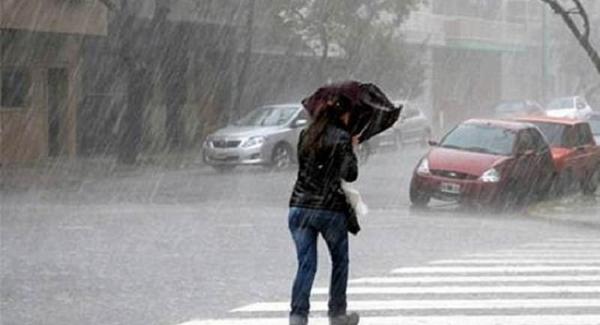 زخات رعدية قوية وبرد يومي الخميس والجمعة بعدة مناطق(نشرة إنذارية)