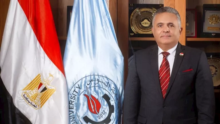رئيس جامعة السويس: الدولة تستهدف سد فجوة سوق العمل- فيديو
