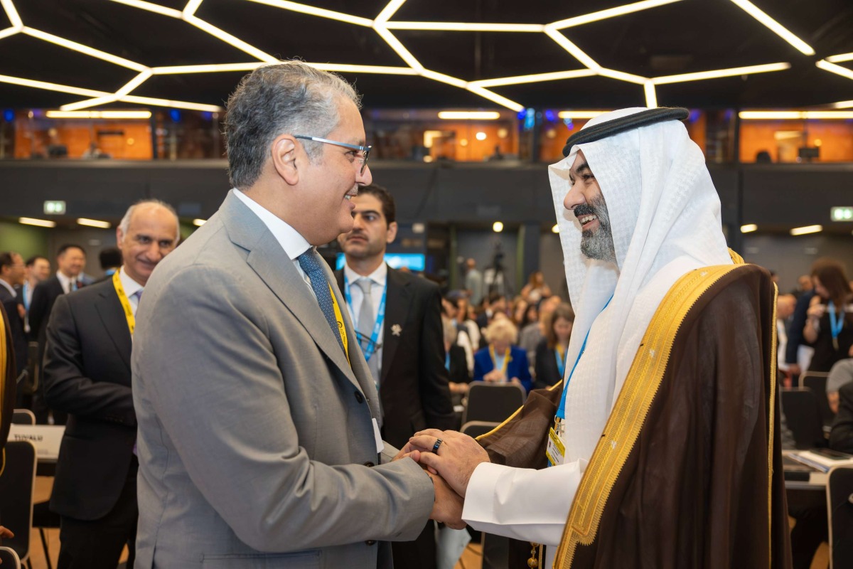 ‫ وزير الاتصالات يبحث مع الوفود المشاركة تعزيز حوكمة الذكاء الاصطناعي
