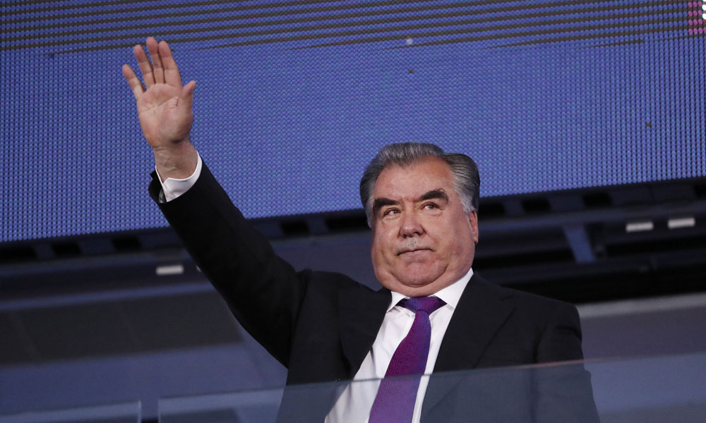 رئيس طاجيكستان يظهر علنا بعد أسبوعين من الغياب وسط تساؤلات عن صحته