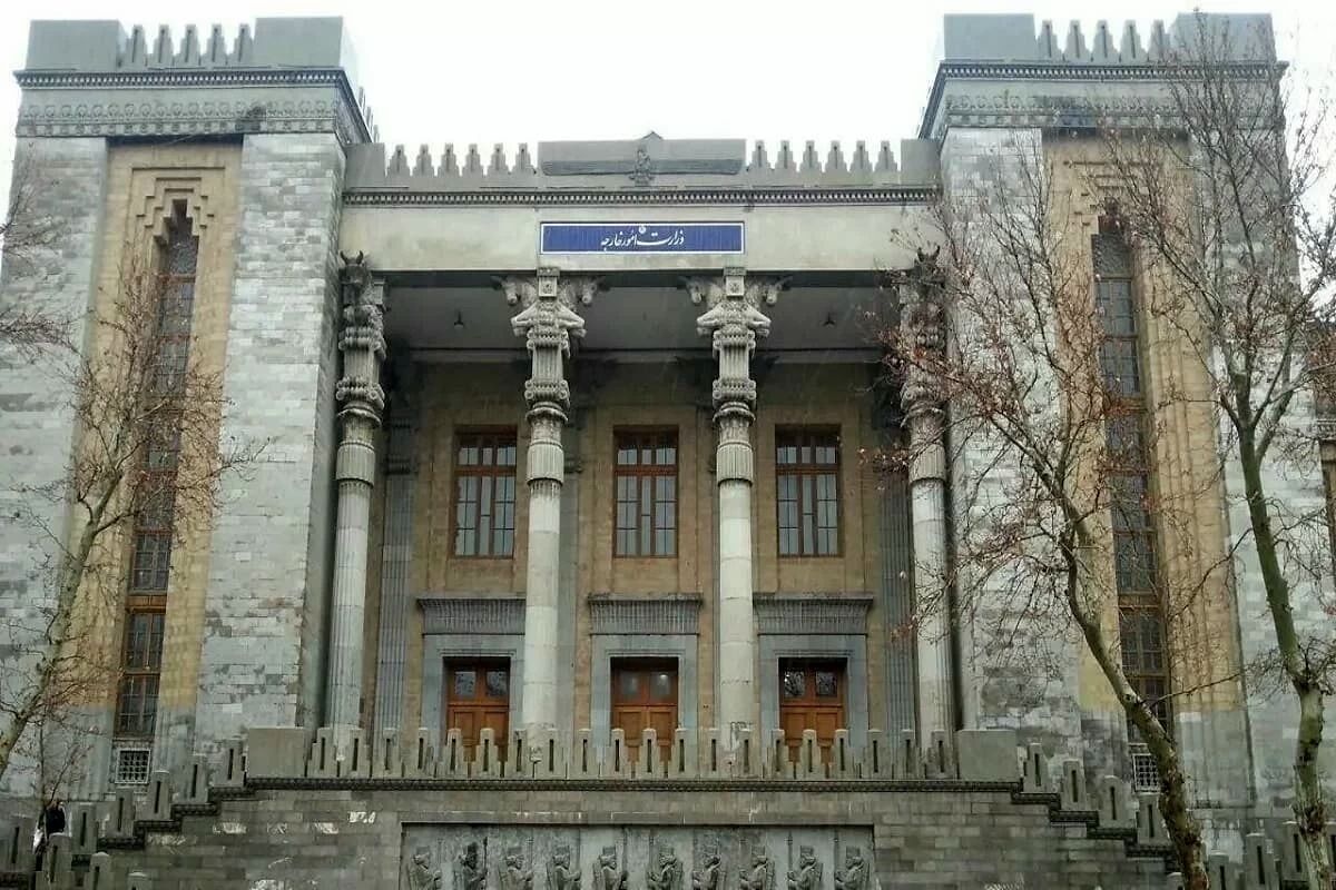 وزارة الخارجية الإيرانية تدين العدوان الأمريكي على منشآت رادارية