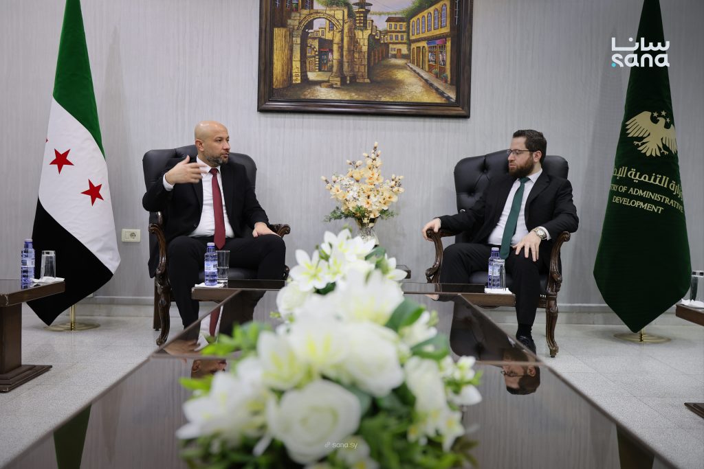 وزيرا التنمية الإدارية والطوارئ يبحثان آليات استقطاب الكفاءات وتكريس معايير الجدارة الوظيفية