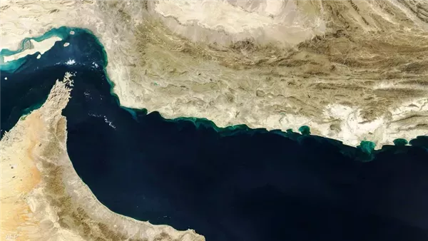 الحزب الحاكم في اليابان: قد نمرر قانونا استثنائيا لإرسال سفن حربية لمضيق هرمز