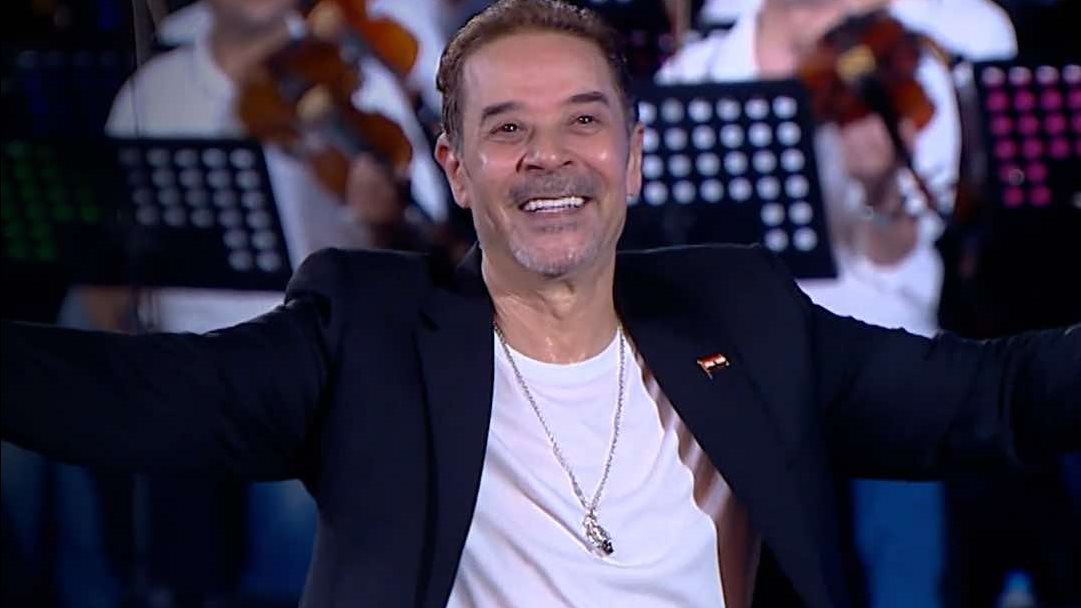 من وأنا عندي 17 سنة بدعي للزمالك.. مدحت صالح يحتفل بتتويج الأبيض