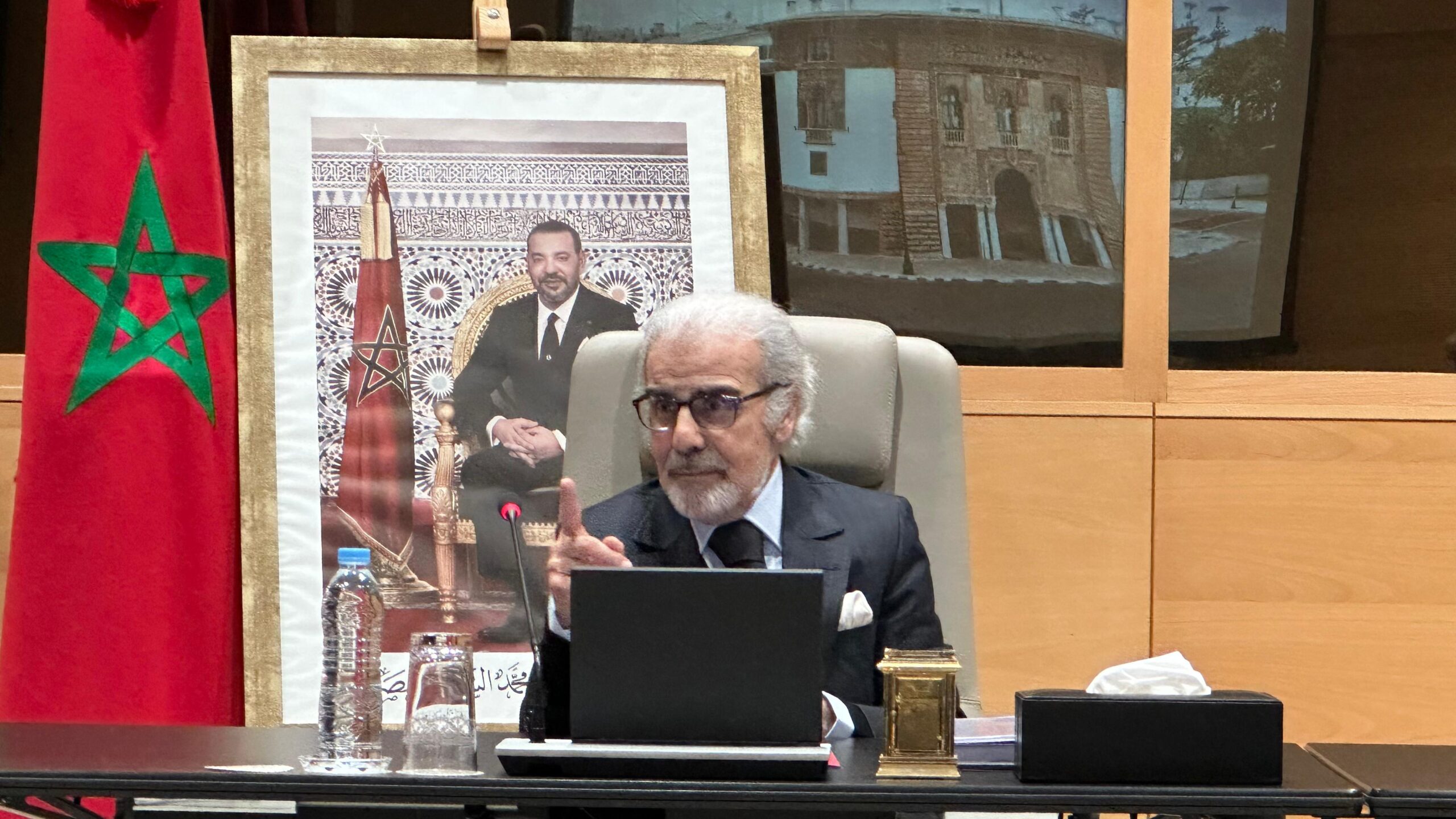 الجواهري يكشف خطة تقليص “الكاش” ويحدد سقف 5 سنوات لظهور “الدرهم الرقمي”