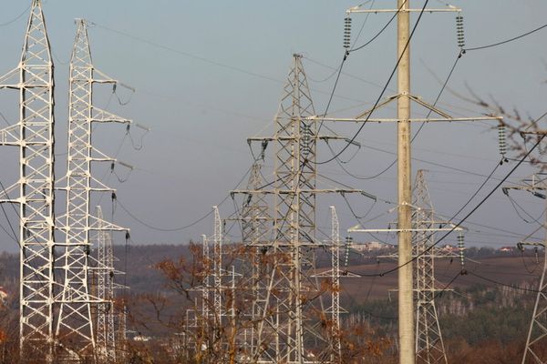 سلوفاكيا تعلن وقف إمدادات الكهرباء الطارئة لأوكرانيا