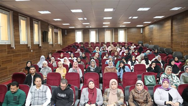 "المرأة والأمن السيبراني" في ندوة بجامعة الفيوم