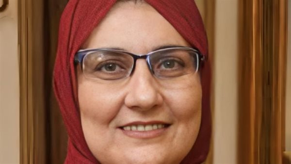 ريحاب عثمان عميدة لكلية الصيدلة بجامعة عين شمس "بروفايل"