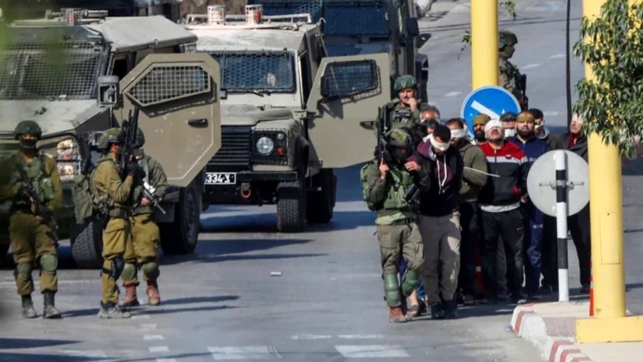استشهاد رضيع فلسطيني متأثرا بإصابته برصاص الاحتلال في الخليل