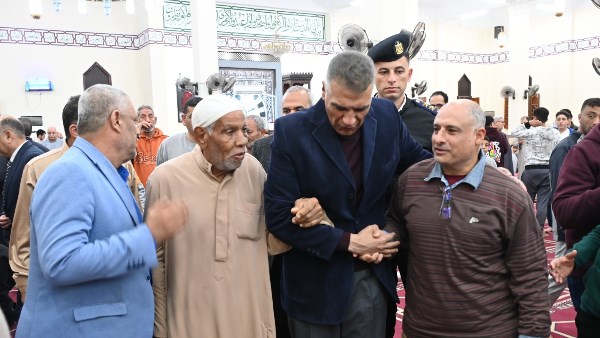 محافظ جنوب سيناء عقب صلاة التراويح: نحرص على التواصل المباشر مع الأهالي