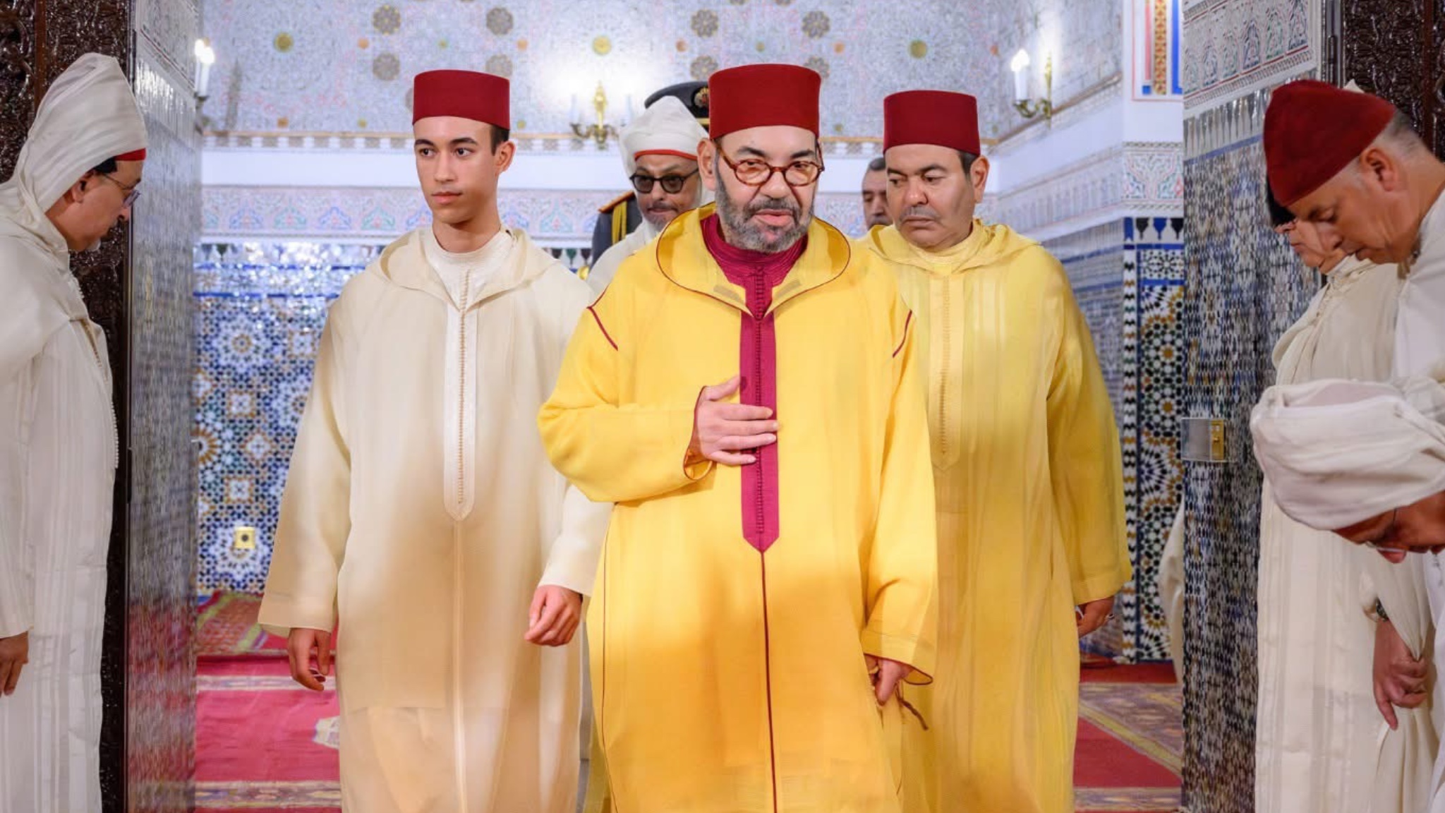 وزارة القصور والأوسمة: أمير المؤمنين يؤدي غدا صلاة عيد الفطر بمسجد أهل فاس بالرباط