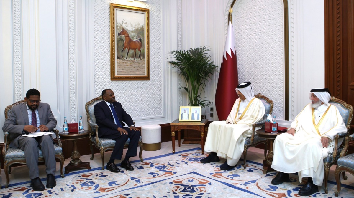‫ رئيس مجلس الشورى يجتمع مع سفيري السودان والسنغال