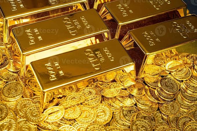بسبب توقعات رفع الفائدة.. الذهب يواجه أكبر انخفاض شهري منذ 2008