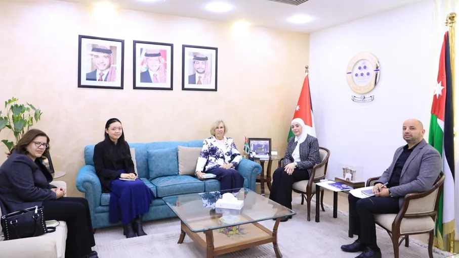 وزيرة التنمية الاجتماعية تبحث والسفيرة الأسترالية سبل تعزيز التعاون المشترك